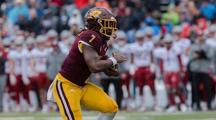 Central Michigan’s Lew Nichols III (7) at the 88th Tony the Tiger Sun Bowl against Washington State at Sun Bowl Stadium in El Paso, Texas, on Friday, Dec. 31, 2021.